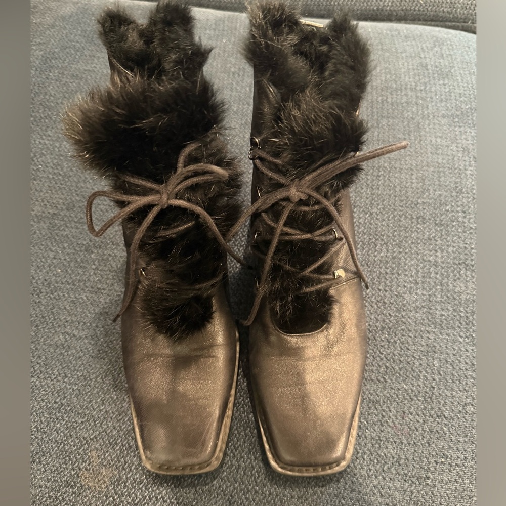 Stuart Weitzman Black Fur Lined Square Toe Lace Up‎ Leather Ankle Boot